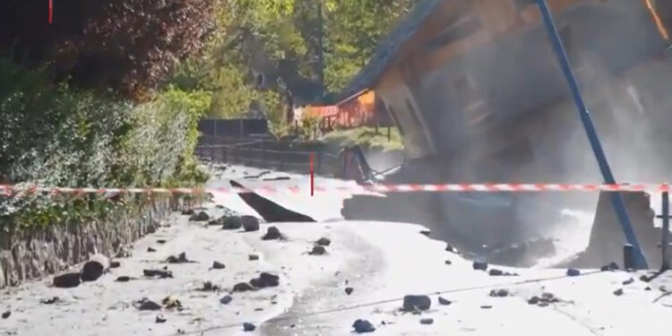 Skena dramatike në Itali dhe Francë: Shtëpitë i merr uji, regjistrohen të vdekur dhe të zhdukur