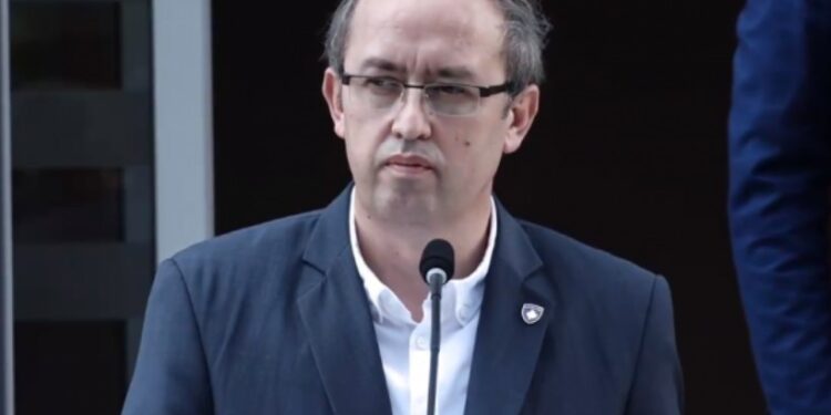 Hoti: Javët në vijim pritet rritje e infektimeve, do t’i shtrëngojmë masat