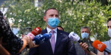 Zemaj paralajmëron se Prishtina mund të futet në karantinë
