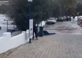 DETI VËRSHON NË IZMIR, MEDIAT ITALIANE JAPIN ALARMIN PËR CUNAMI NË MESDHE!