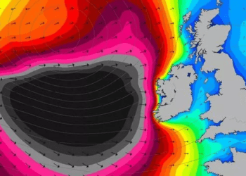 Ex-Uragani në drejtim të Britanisë!