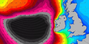 Ex-Uragani në drejtim të Britanisë!