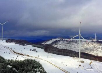 Pamje mahnitëse të vendeve malore në Kosovë që u mbuluan sot nga bora e parë