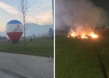 Digjet baloni në hyrje të Pejës, u kritikua se ka ngjyrat e Ish-Jugosllavisë