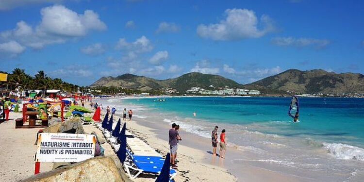 Turistja franceze e pëson keq nga peshkaqeni në Karaibe!