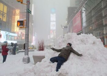 Stuhi e fuqishme me borë në drejtim të Nju Jorkut!