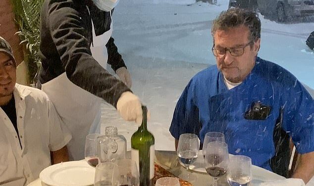 Guvernatori mbyll dyqanet dhe restorantet, stafi i restorantit darkon në mes të stuhisë së borës!