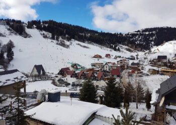 Banorët e Rugovës që tri ditë pa rrymë, nga KEDS thonë se bora e madhe po e vështirëson punën