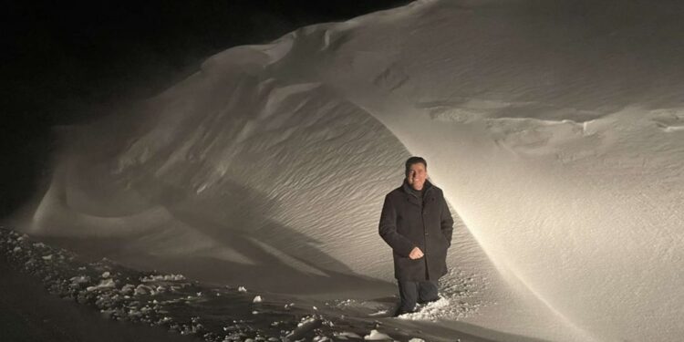 Bora deri në gjunjë, bllokohen rrugët që shpijnë në Shalë të Bajgorës