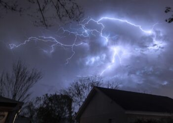 Sonte reshje shiu, vende-vende intensive dhe me bubullimë!