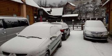 Pse u bllokuan vizitorët për katër orë në Bogë?