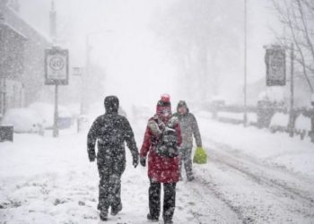 Moti i keq në Evropë, reshje të dendura dëbore kanë pushtuar disa shtete, bllokime në lëvizje