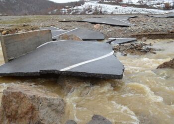 Deri në Irlandë mbërrin lajmi për asfaltin e dëmtuar nga shiu në Malishevë