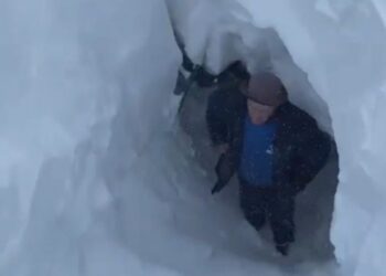 Si nëpër filma: Shqiptari bllokohet në borë 4 metra