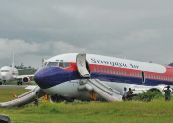 Avioni i zhdukur në Indonezi u rrëzua në det, asnjë i mbijetuar