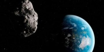 Pesë asteroidë do të fluturojnë sot afër Tokës