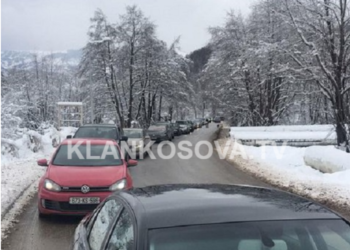Kolonë rrugës për Brezovicë, pritje deri në dy orë
