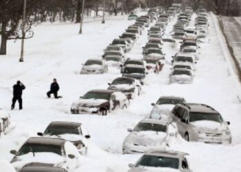 Gjermani, 37 kilometra kolonë për shkak të borës