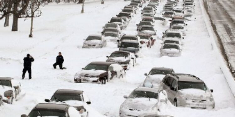 Gjermani, 37 kilometra kolonë për shkak të borës