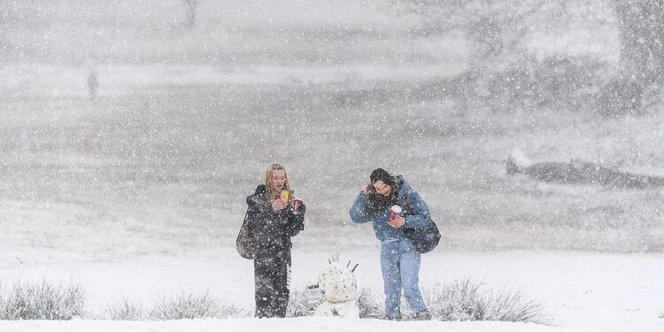 Fotogaleri: Dimri “mbërthen” Evropën