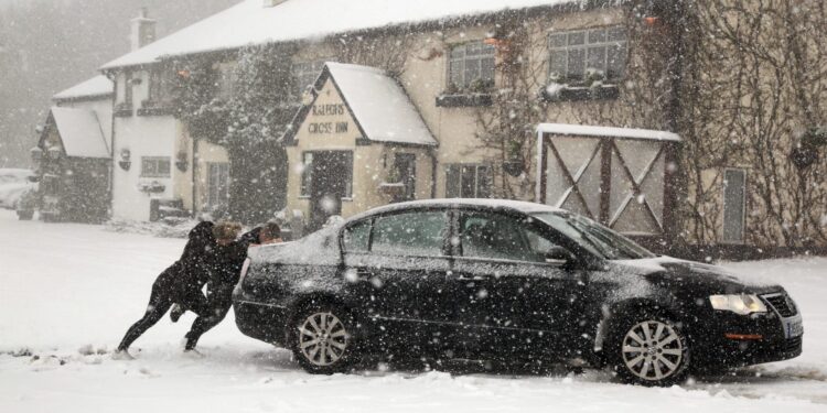 Nga Anglia në Çeki “në darën” e borës: Stuhia “Darsi” gjunjëzon Europën