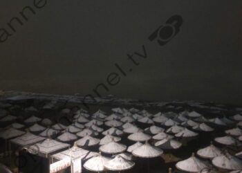 Pamjet e veçanta nga Durrësi: Plazhi zbardhet i tëri