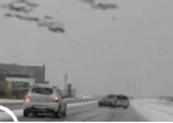 Rrugët me ngrica, pamje se si iu rrezikua jeta qytetarëve në trafik sot