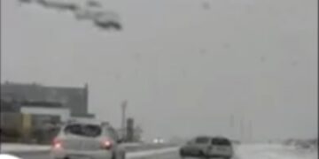 Rrugët me ngrica, pamje se si iu rrezikua jeta qytetarëve në trafik sot