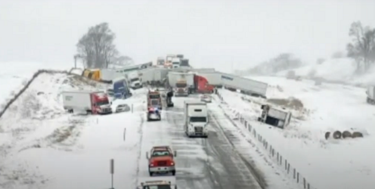 Pamje nga aksidenti masiv në SHBA, përplasen 40 vetura