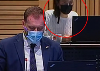 Tërmet në Kroaci, momenti kur dridhjet u ndien gjatë seancës së Qeverisë dhe reagimi i një zonje atje!