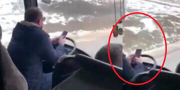 Kosovari e drejton autobusin me bërryl derisa shkruan në telefon, rrezikon sigurinë në komunikacion