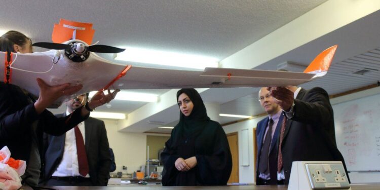 Emiratet e Bashkuara Arabe synojnë “stimulimin” e shiut me ndihmën e dronëve