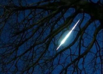 Britanikët dhe turqit shijojnë ‘spektaklin’ e meteorëve!