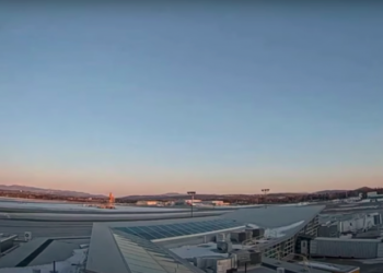 Shpërthimi i “dhunshëm” i meteorit shkaktoi dridhje të ndërtesave në Kanada dhe SHBA