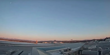 Shpërthimi i “dhunshëm” i meteorit shkaktoi dridhje të ndërtesave në Kanada dhe SHBA