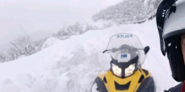 Policia e Kosovës shpëton 4 persona të bllokuar në borë në Bjeshkët e Zhurit!