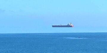 Iluzion optik: Foto e jashtëzakonshme e “anijes në fluturim”