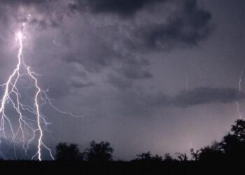 Kur pritet ti kemi rrebeshet e para të shiut me bubullimë?