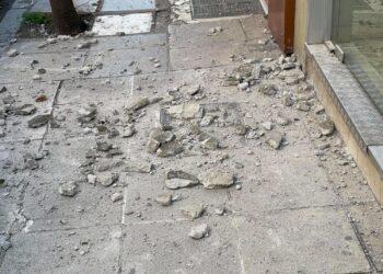 Pamje pas tërmetit të fuqishëm në Greqi