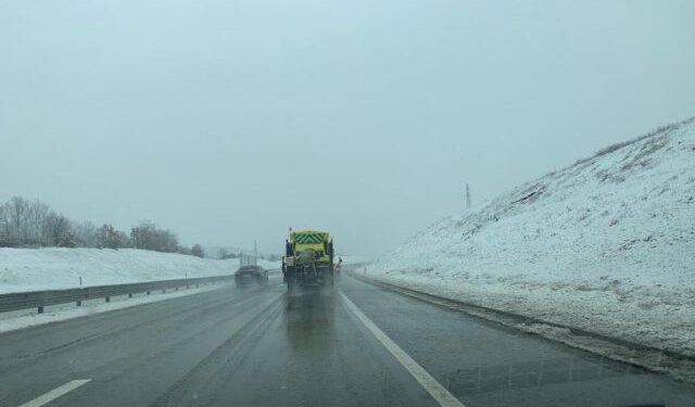 Ministria e Infrastrukturës: Rrugët të kalueshme, apel për kujdes në vozitje!