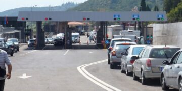 Hiqet taksa kufitare prej 15 eurosh mes Kosovës dhe Malit të Zi