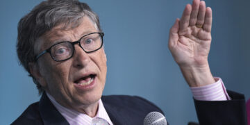 Bill Gates: Bota do t’i kthehet normalitetit nga fundi i vitit 2022