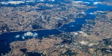 Anijet në det: Stambolli përgatitet për tërmet të magnitudës 7.5