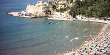 Ulqini gati për sezonin e verës, premton zbritje për pushuesit nga Kosova