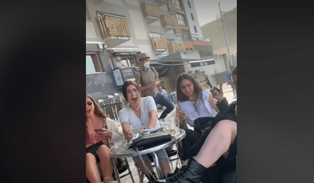 Vala e madhe i tmerron turistët