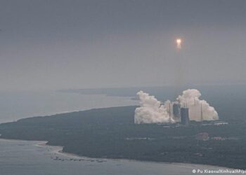 Publikohen pamjet: Momenti kur raketa kineze bie në Oqeanin indian