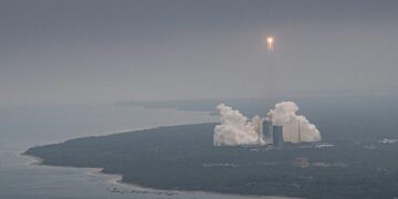 Publikohen pamjet: Momenti kur raketa kineze bie në Oqeanin indian