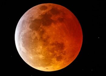 Ndiqni LIVE eklipsin spektakolar të Hënës!