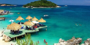 Plazhet po bëhen gati në Shqipëri, maji deri në 30 gradë Celsius