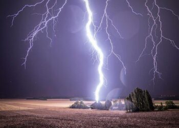 Vdes një burrë në Pejë, u godit nga rrufeja